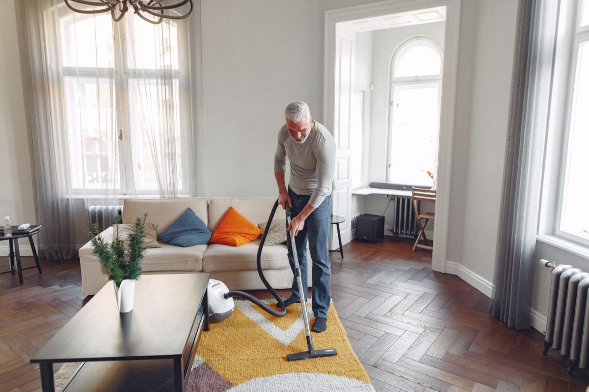 Avis sur les aspirateurs compacts Rowenta : fiabilité et usages